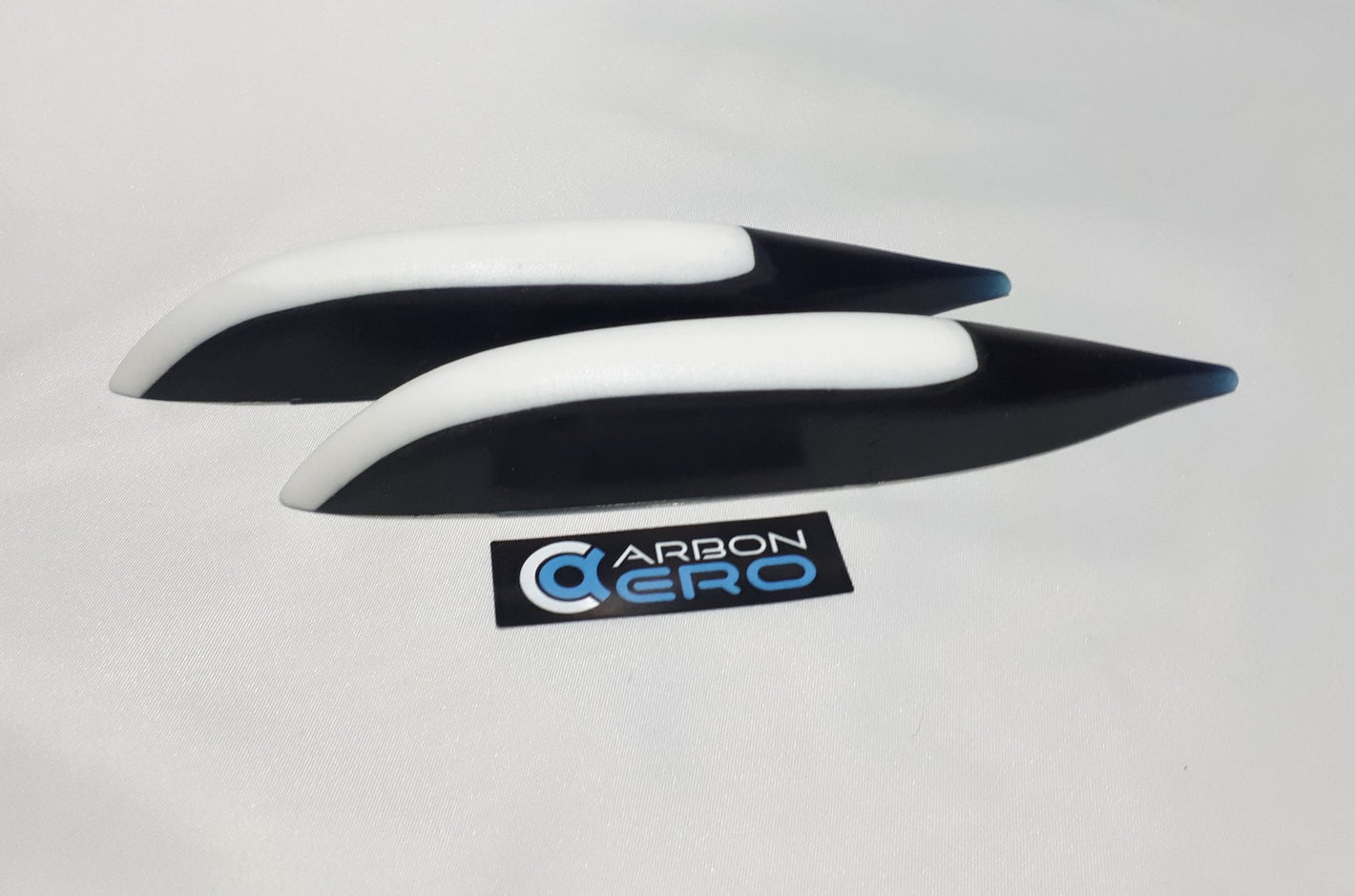 Wing tips skids low drag nylon